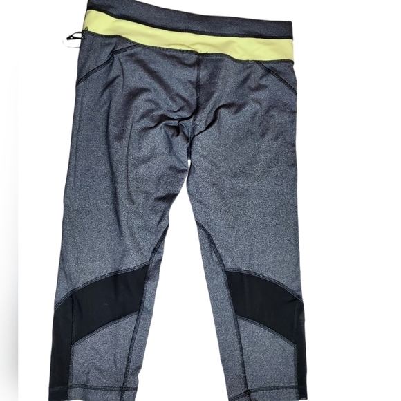 90 Degree by Reflex capri leggings M - Picture 2 of 5